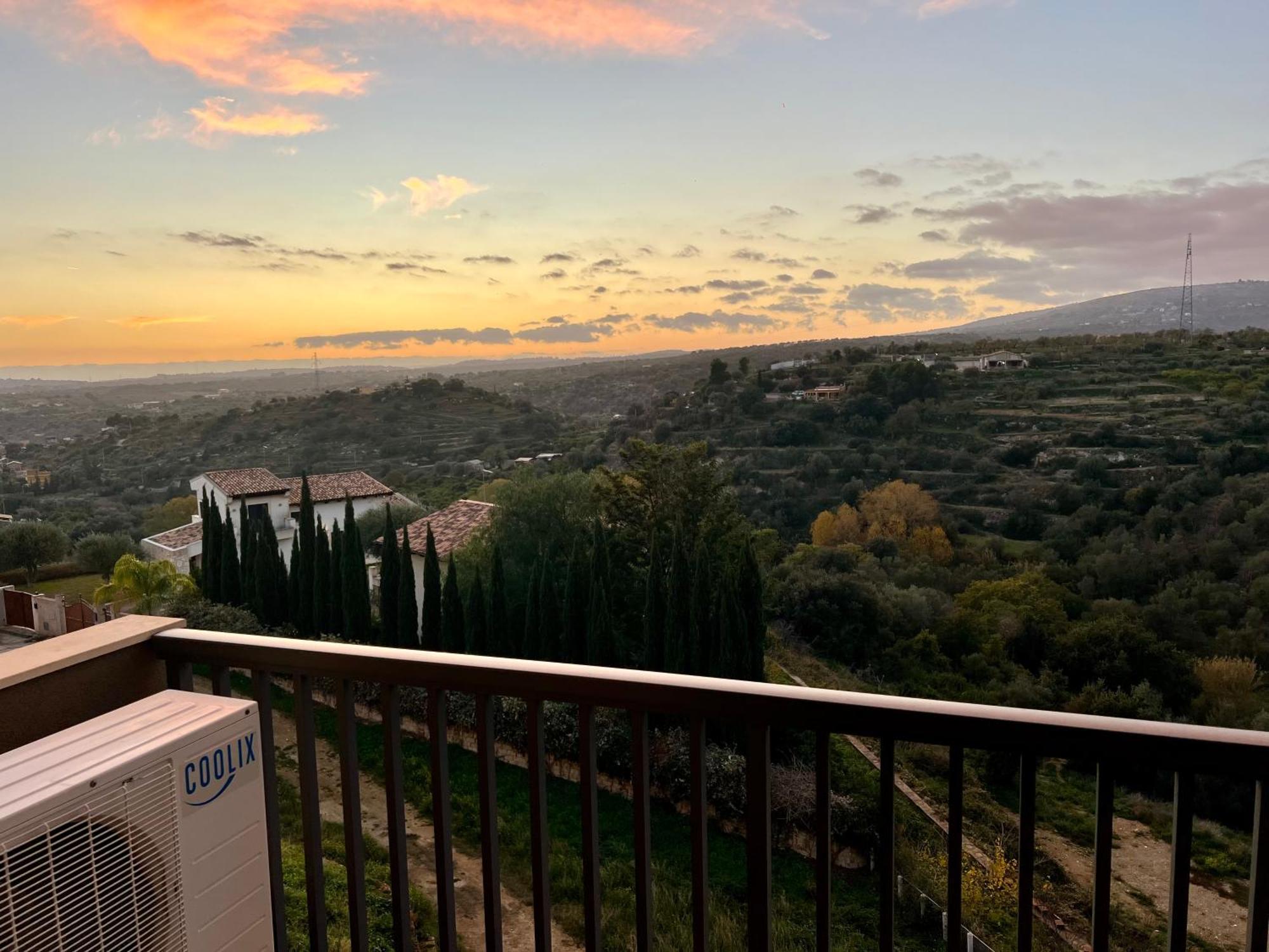 Villa Baazar House Noto Esterno foto